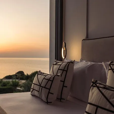 Terra Petra Luxury - The Seafront Retreat Skinaria