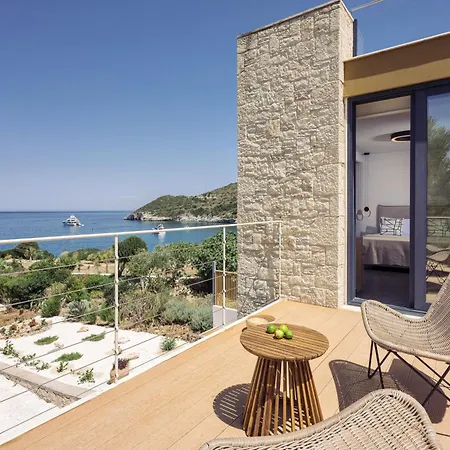 Terra Petra Luxury - The Seafront Retreat * Skinaria