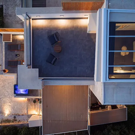 Terra Petra Luxury - The Seafront Retreat * Skinaria