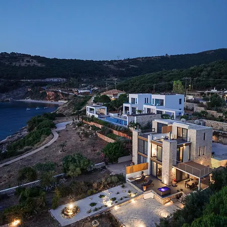 Terra Petra Luxury - The Seafront Retreat Skinaria