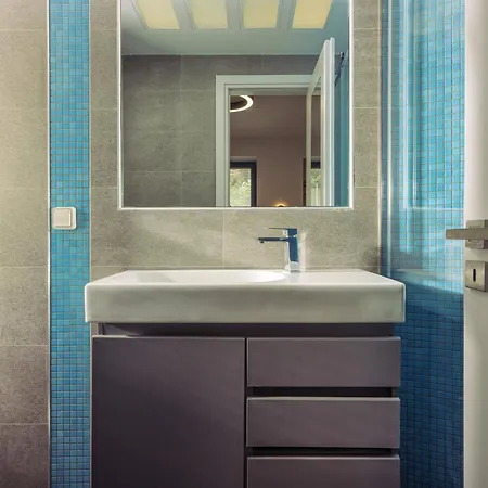 Villa Terra Petra Luxury - The Seafront Retreat *